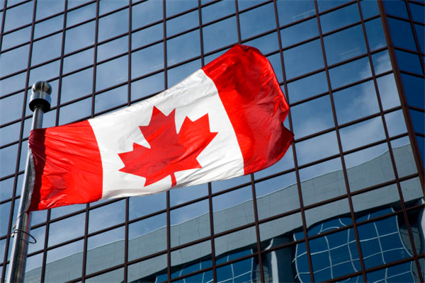 移民加拿大后能创业吗？