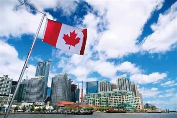 加拿大移民门槛高吗？